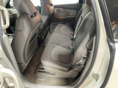 Used 2011 Chevrolet Traverse LT image 21