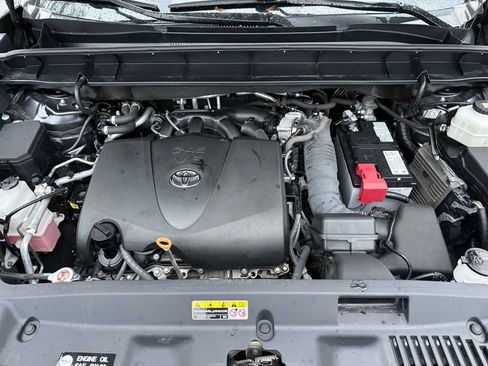 Used 2020 Toyota Highlander XLE image 10