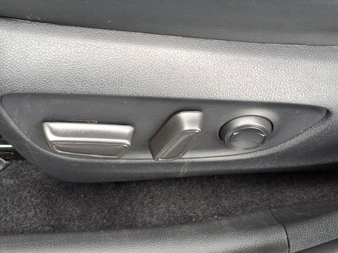 Used 2025 Toyota RAV4 XLE Premium image 5