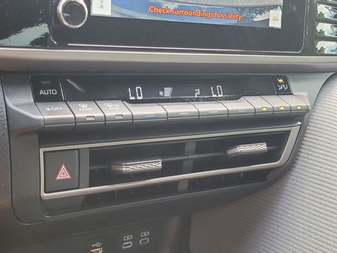 Certified 2025 Toyota Camry SE w/ Convenience Package FWD image 24