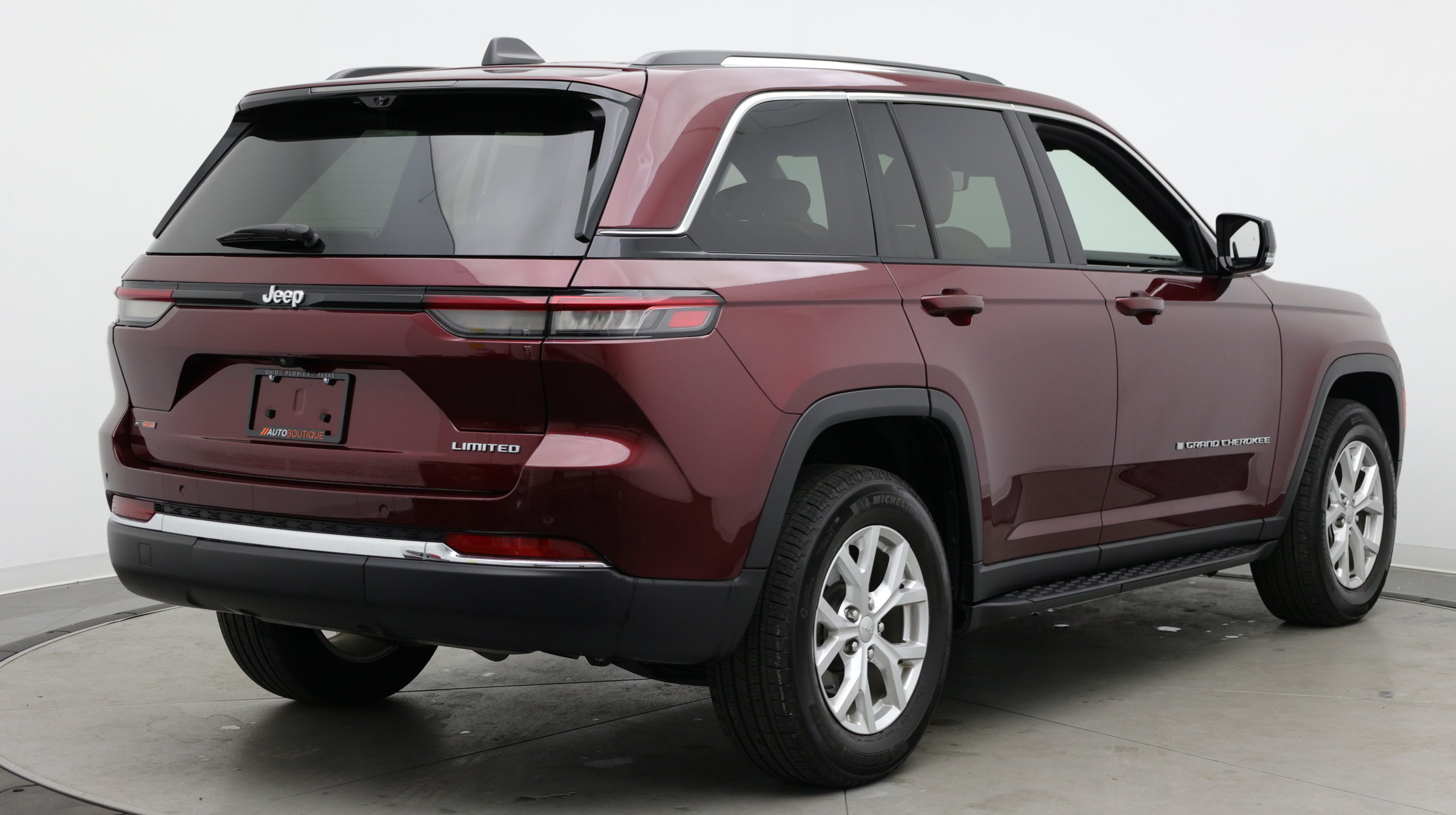 Used 2023 Jeep Grand Cherokee Limited w/ Luxury Tech Group II RWD image 8