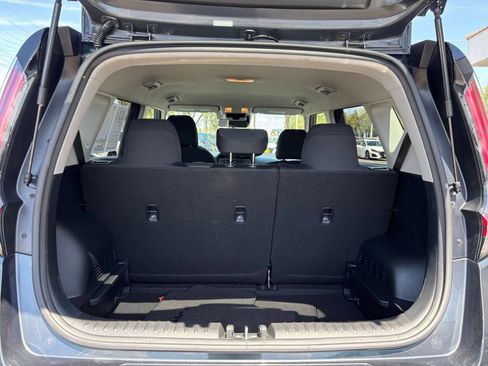 Used 2025 Kia Soul LX w/ LX Technology Package FWD image 29