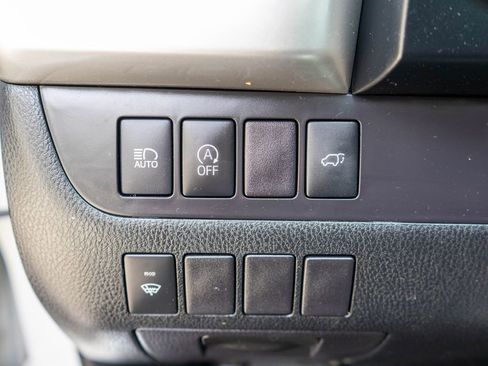 Used 2019 Toyota Highlander SE image 20