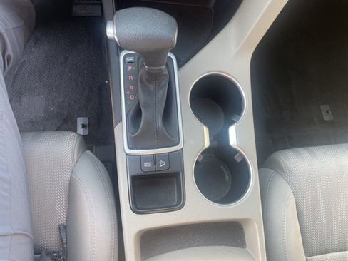 Used 2022 Kia Sportage LX image 18