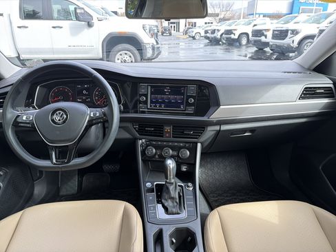 Used 2019 Volkswagen Jetta SE w/ Cold Weather Package image 28