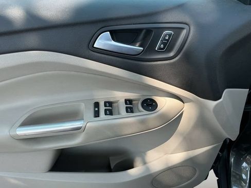 Used 2015 Ford Escape SE w/ Equipment Group 201A FWD image 10