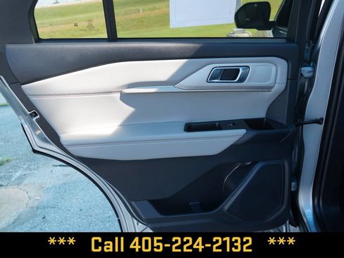 Used 2025 Ford Explorer Active w/ Active Comfort Package RWD image 26