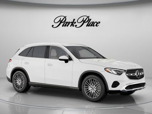 Used 2026 Mercedes-Benz GLC 300 image 31