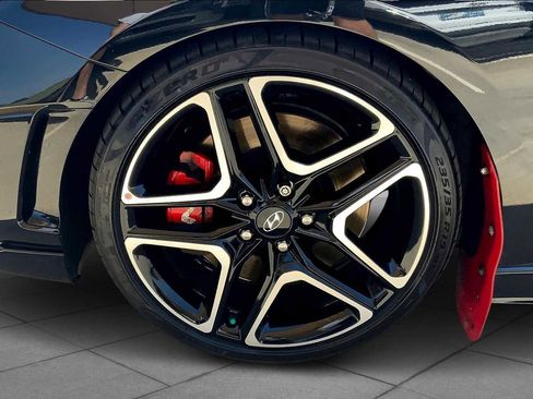 Used 2022 Hyundai Veloster N image 10