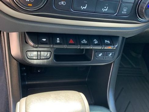 Used 2021 Chevrolet Colorado Z71 AWD/4WD image 27