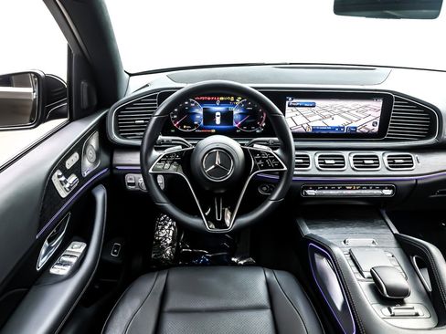 Certified 2025 Mercedes-Benz GLS 450 4MATIC image 7