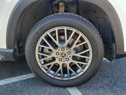 Used 2021 Mercedes-Benz GLE 350 4MATIC image 29