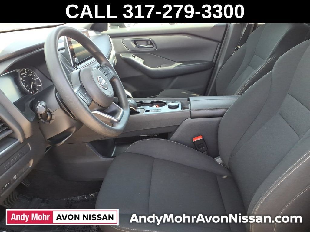 Used 2024 Nissan Rogue S AWD/4WD image 18