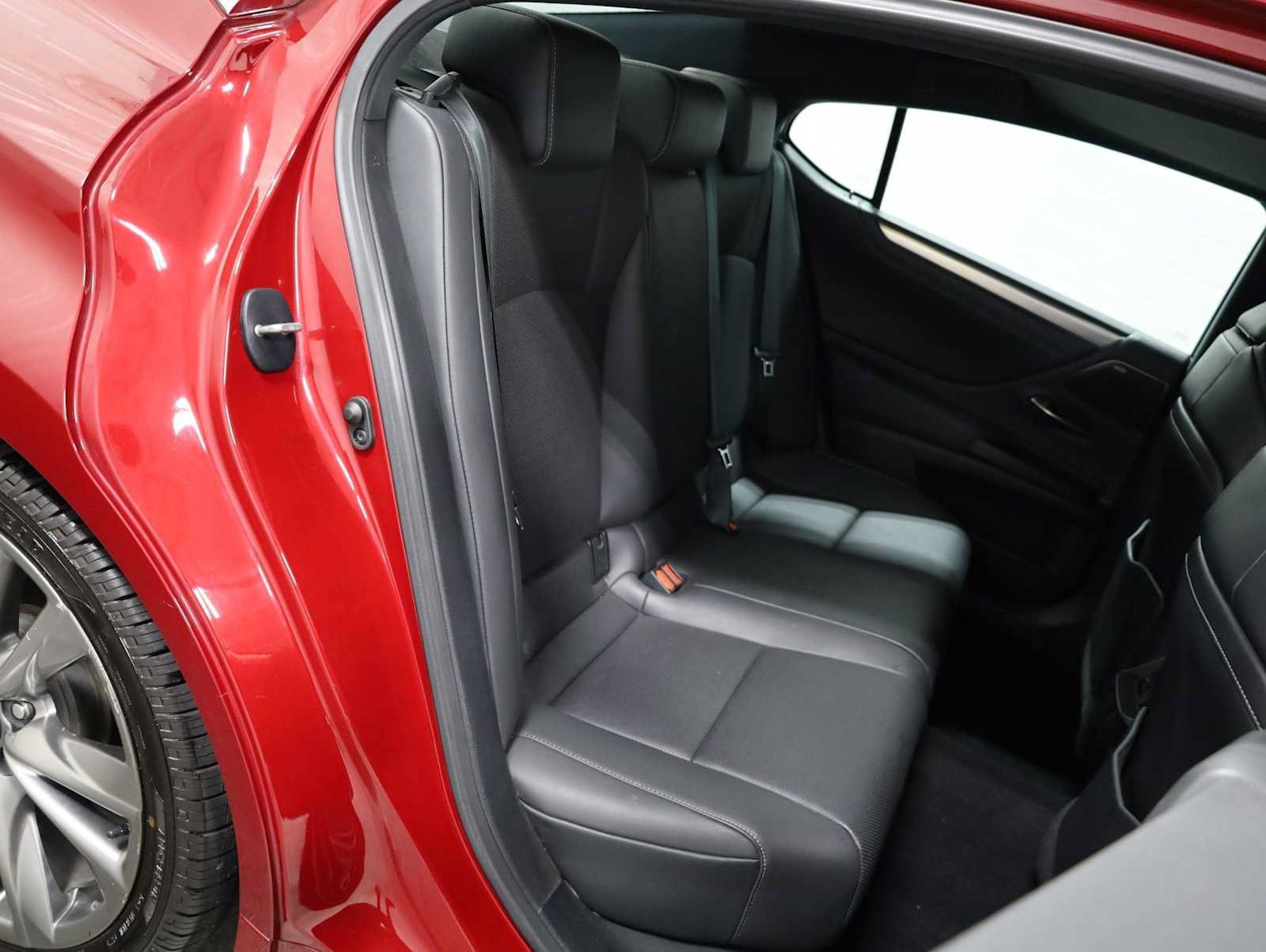 Used 2020 Lexus ES 350 F Sport w/ Accessory Package 2 FWD image 34