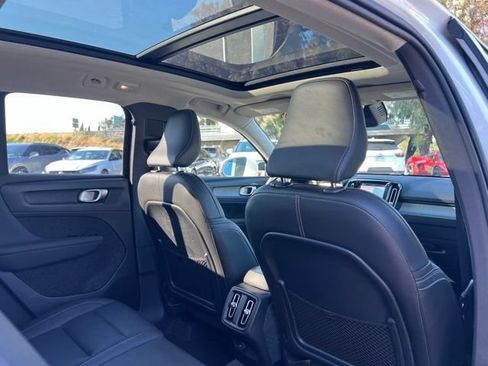 Used 2025 Volvo XC40 B5 Plus AWD/4WD image 23
