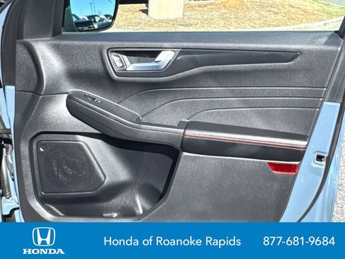 Used 2025 Ford Escape ST-Line FWD image 14