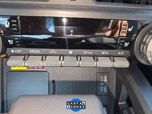 Used 2025 Toyota Tacoma TRD Sport image 34