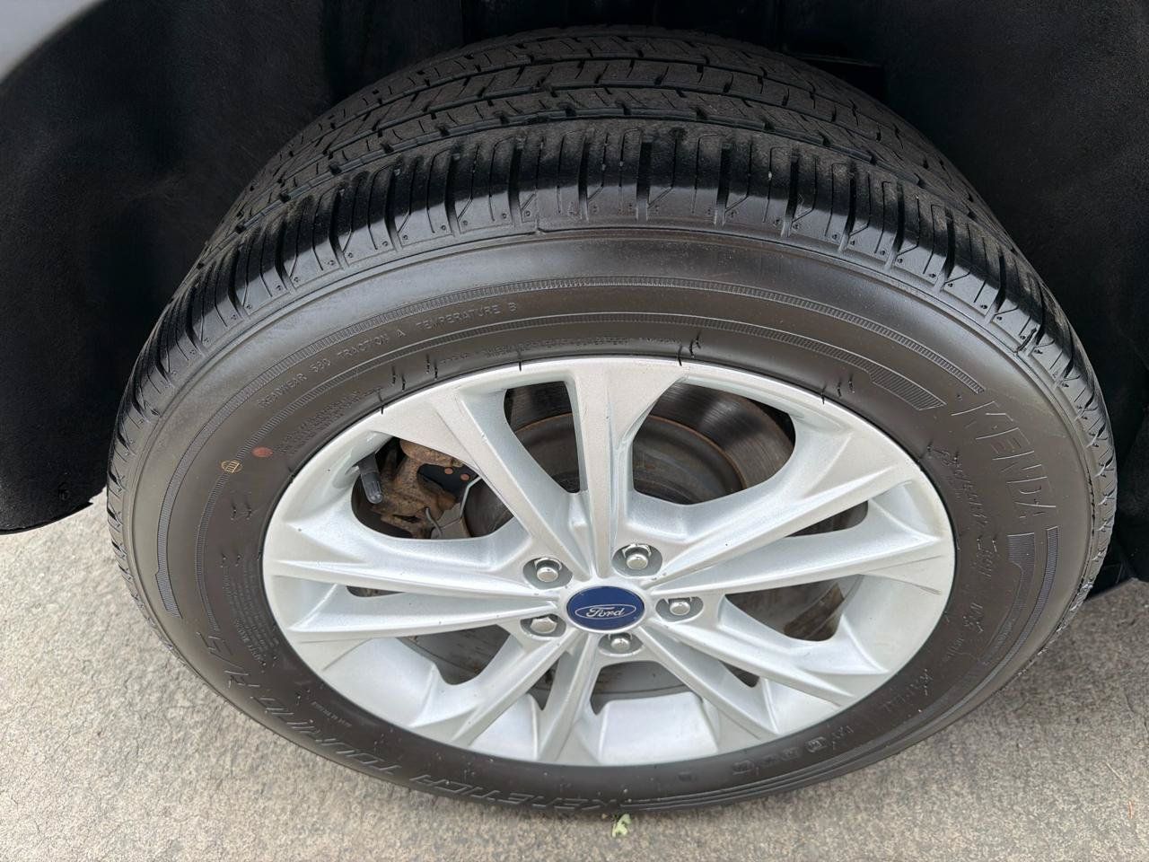 Used 2017 Ford Escape SE AWD/4WD image 19