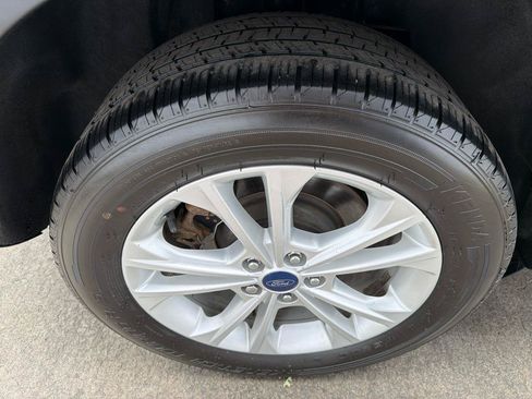Used 2017 Ford Escape SE AWD/4WD image 19