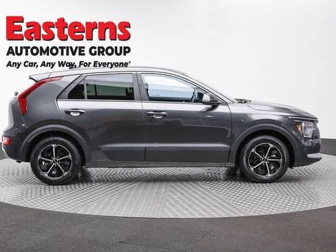 Used 2025 Kia Niro LX FWD image 4