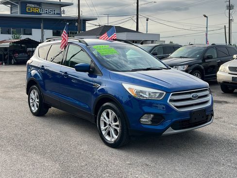 Used 2018 Ford Escape SE AWD/4WD image 4