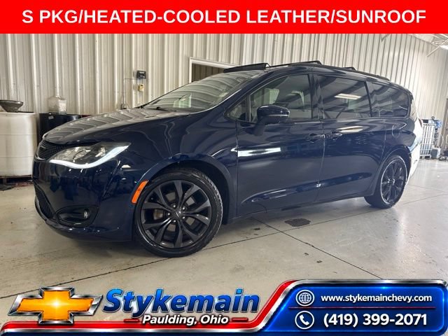 Used 2019 Chrysler Pacifica Limited w/ Advanced Safetytec Group FWD image 1