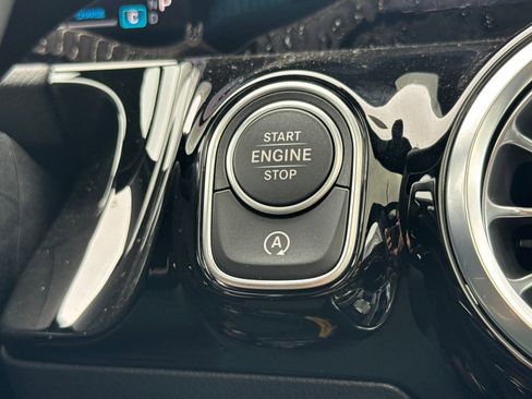New 2025 Mercedes-Benz GLA 35 AMG 4MATIC image 30