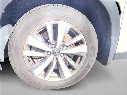 Used 2023 Nissan Pathfinder SL image 24