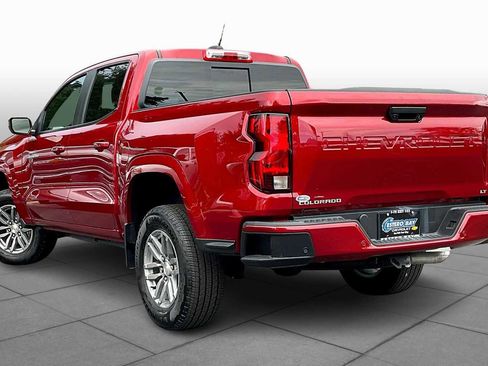 Used 2024 Chevrolet Colorado LT w/ LT Convenience Package image 11