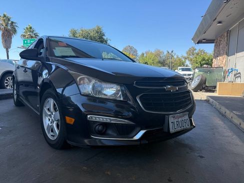 Used 2015 Chevrolet Cruze LT image 16