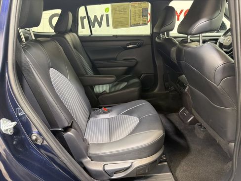 Used 2025 Toyota Highlander XSE AWD/4WD image 14
