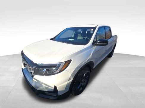 Used 2024 Honda Ridgeline TrailSport image 2
