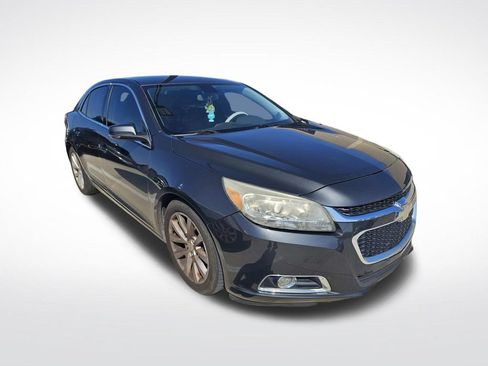 Used 2015 Chevrolet Malibu LT FWD image 2