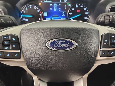 Used 2024 Ford Explorer XLT w/ Equipment Group 202A AWD/4WD image 13