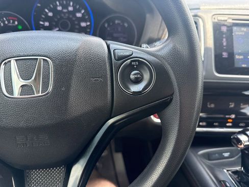 Used 2018 Honda HR-V EX image 28