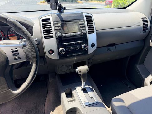 Used 2013 Nissan Xterra S w/ Value Package RWD image 9