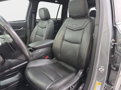 Certified 2025 Cadillac XT6 Premium Luxury AWD/4WD image 12