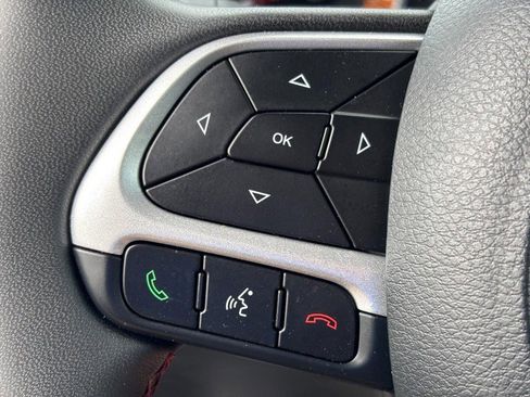 Used 2023 Jeep Renegade Trailhawk image 17