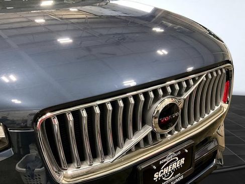 Certified 2025 Volvo XC90 T8 Ultra w/ Protection Package Premier AWD/4WD image 32