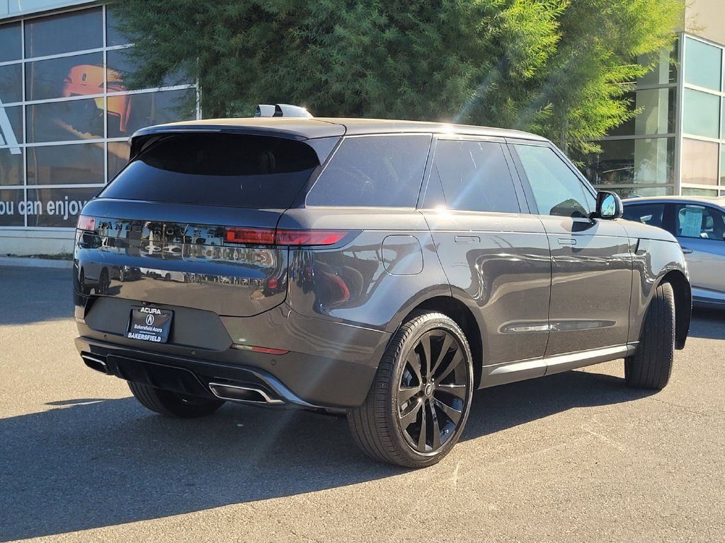 Used 2024 Land Rover Range Rover Sport SE AWD/4WD image 6