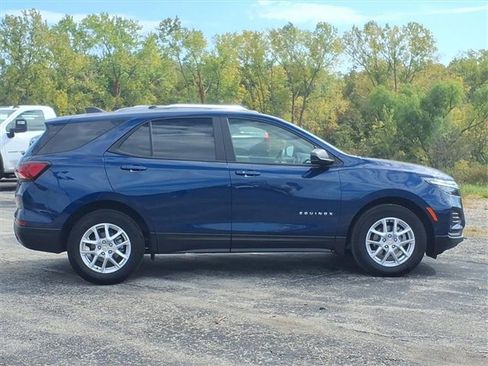 Used 2023 Chevrolet Equinox LS w/ LS Convenience Package image 27