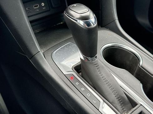 Used 2019 Chevrolet Equinox LT FWD image 16