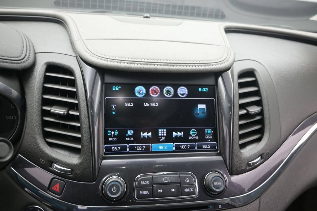 Used 2018 Chevrolet Impala Premier FWD image 13