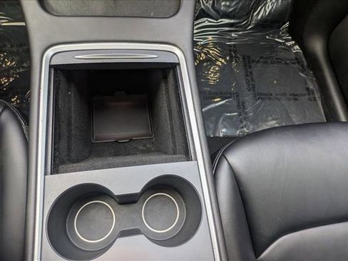 Used 2023 Tesla Model Y Performance image 17