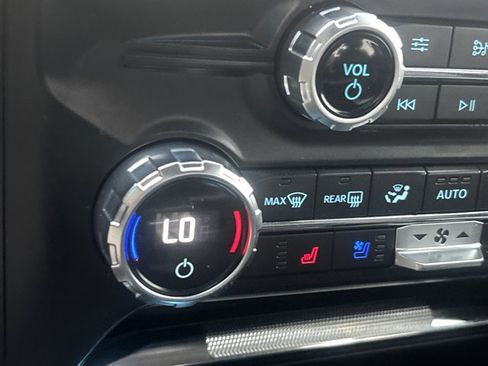 Used 2021 Ford F150 Lariat AWD/4WD image 39
