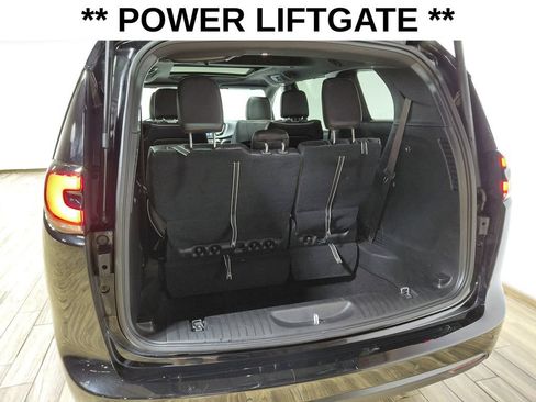 Used 2026 Chrysler Pacifica Limited w/ S Appearance Package AWD/4WD image 18