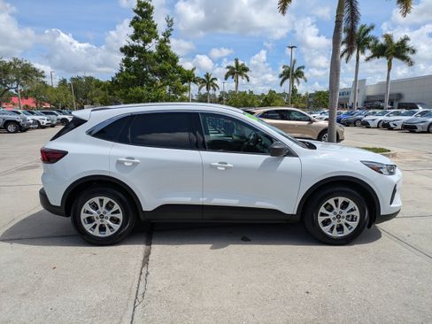 Certified 2024 Ford Escape Active FWD image 3