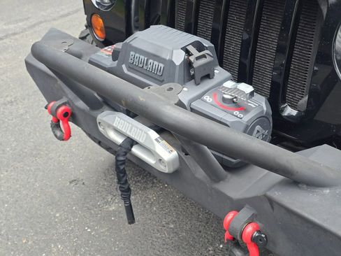 Used 2012 Jeep Wrangler Unlimited Sport w/ Connectivity Group image 10