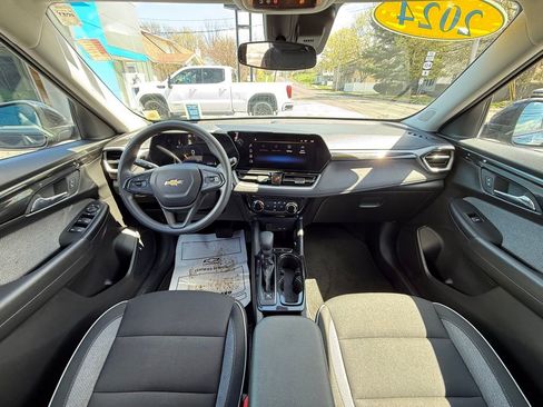 Used 2024 Chevrolet TrailBlazer LT FWD image 10