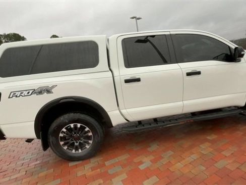Used 2023 Nissan Titan PRO-4X w/ Pro-4x Convenience Package image 2